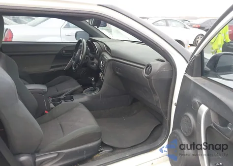 2011 Scion Tc z USA, uszkodzony, nr VIN JTKJF5C70B3005721